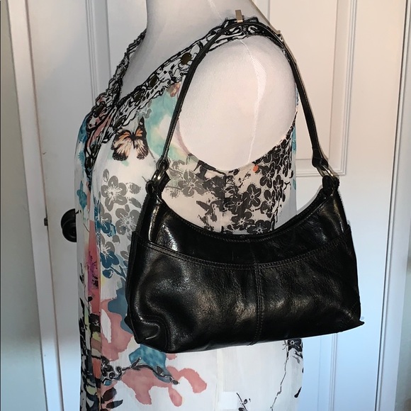 Kenneth Cole Handbags - Kenneth Cole small black hobo shoulder bag